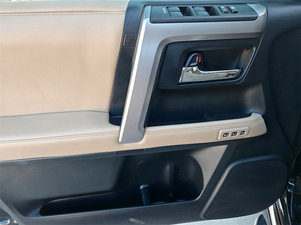 Used 2015 Toyota 4Runner Limited image 32