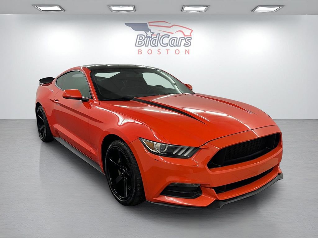 Used 2015 Ford Mustang Coupe RWD image 3