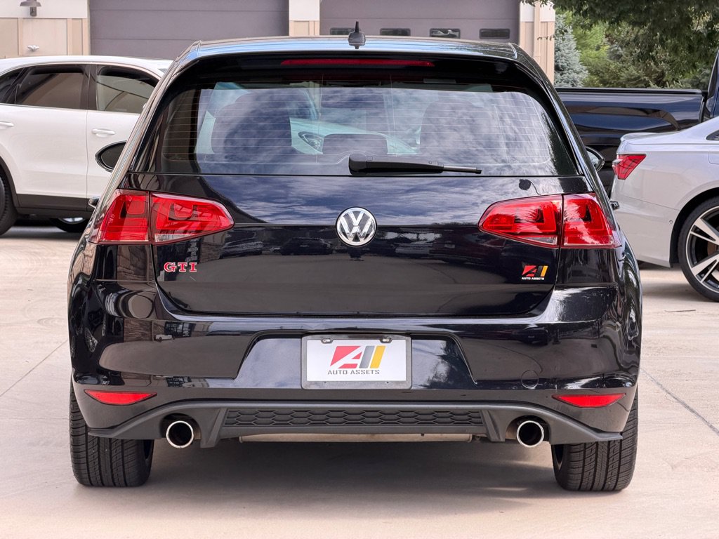 Used 2017 Volkswagen GTI SE FWD image 8
