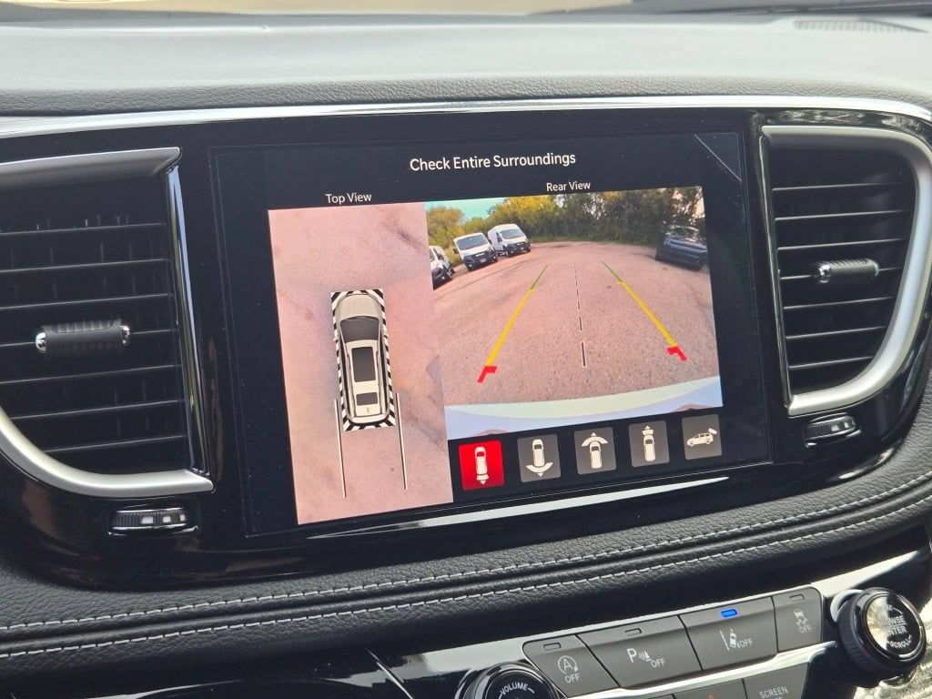New 2027 Chrysler Pacifica Select AWD/4WD image 34