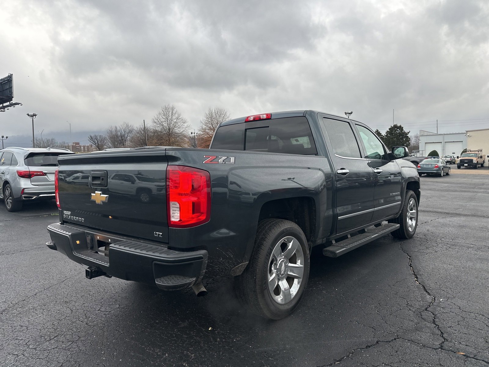 Used 2018 Chevrolet Silverado 1500 LTZ Z71 image 4
