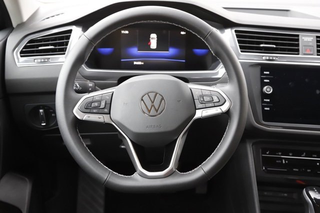 Used 2023 Volkswagen Tiguan SE image 18