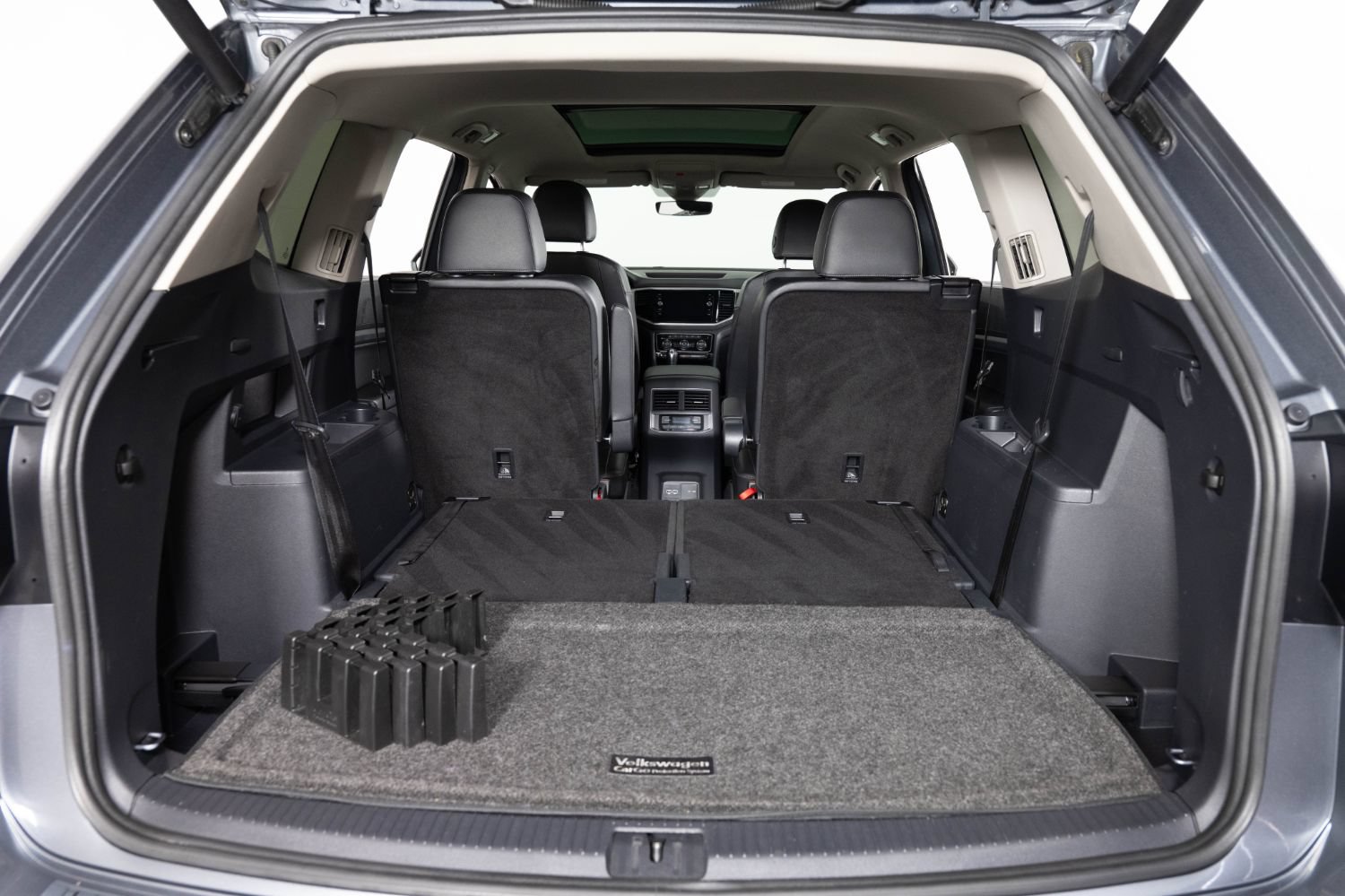 Used 2019 Volkswagen Atlas SEL R-Line AWD/4WD image 24