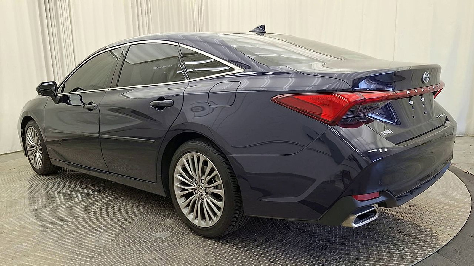 Certified 2022 Toyota Avalon Limited w/ Advanced Safety Package image 9