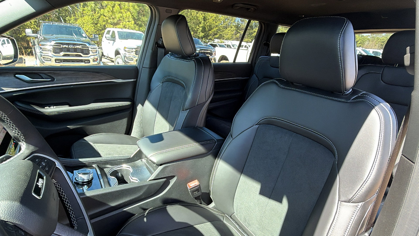 New 2026 Jeep Grand Cherokee L 4WD image 17