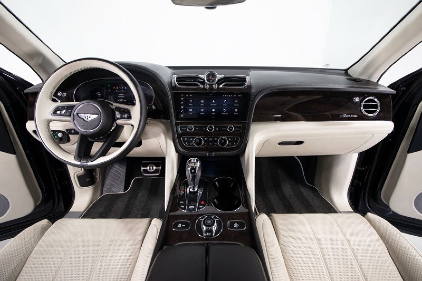 Used 2023 Bentley Bentayga Extended Wheelbase image 22