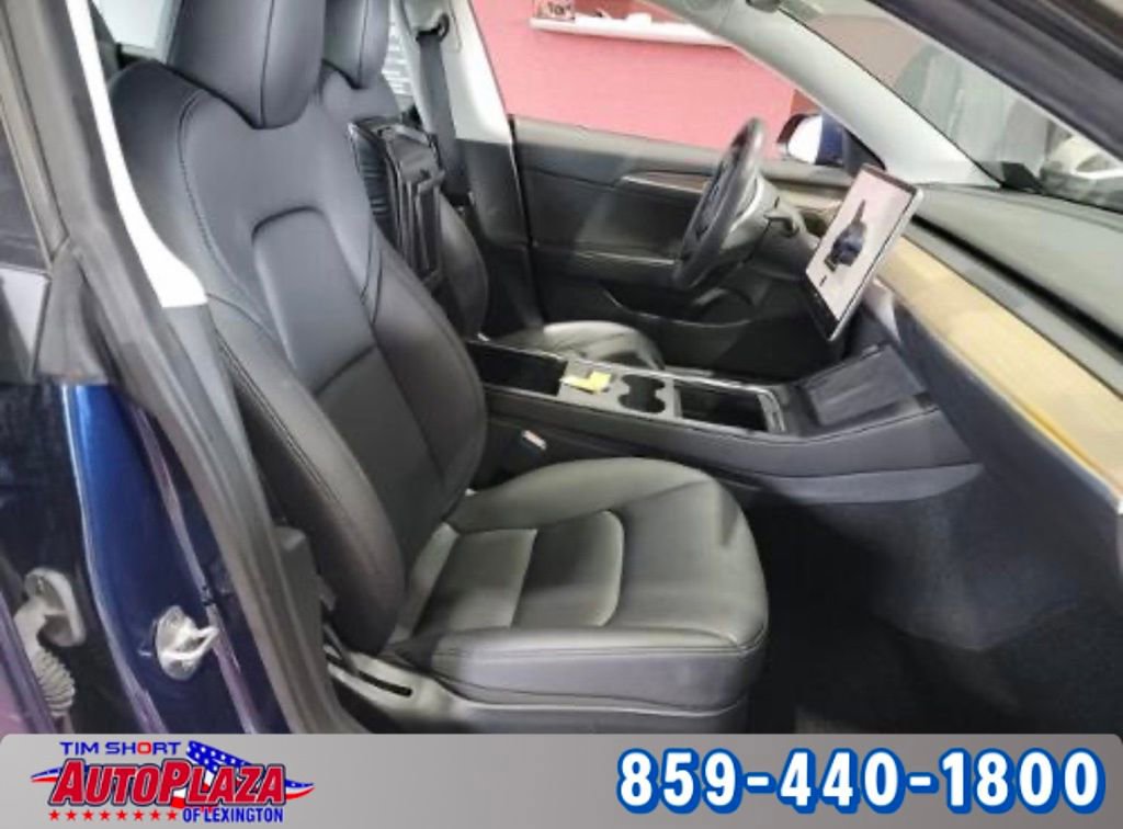 Used 2023 Tesla Model 3 Standard Range image 4