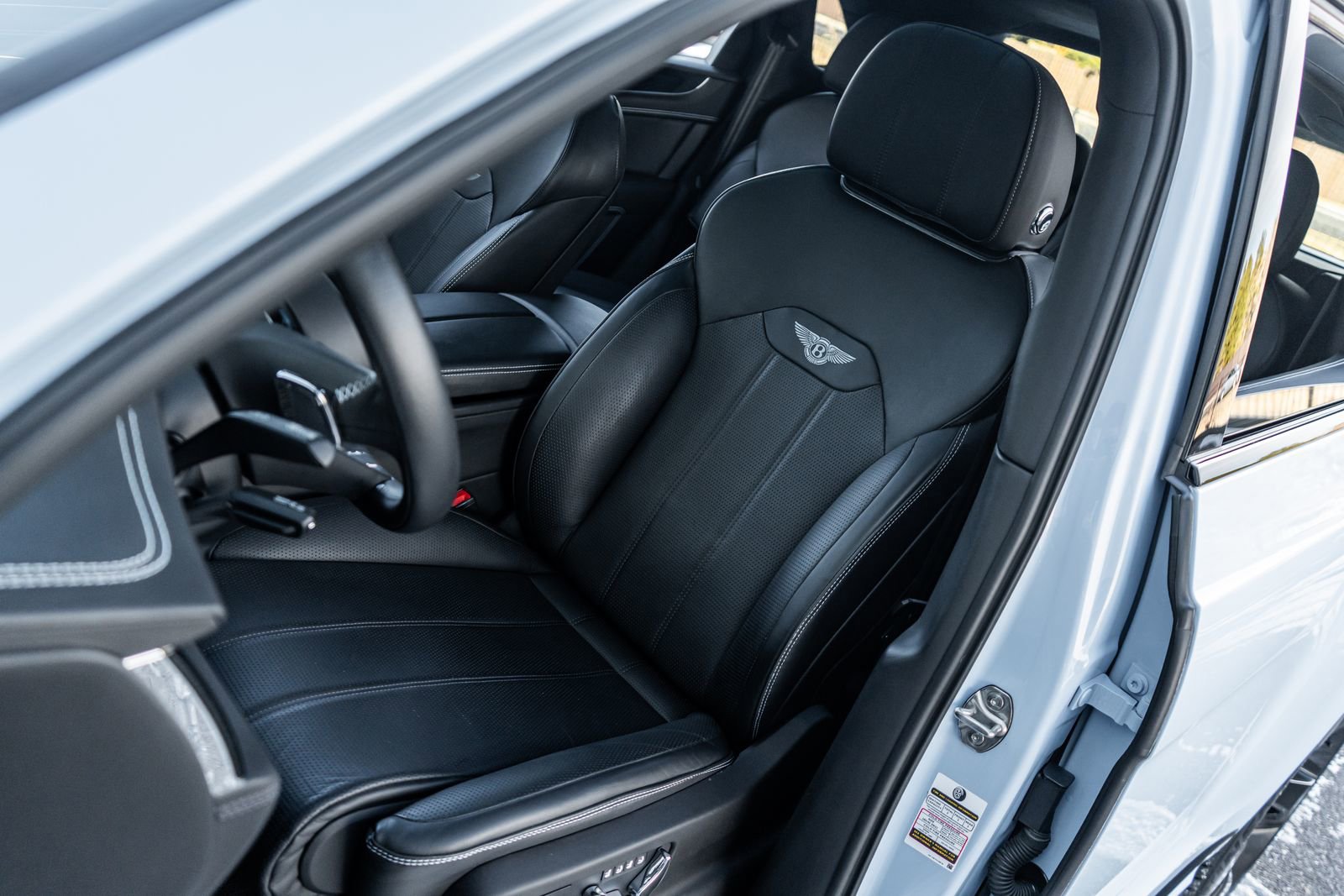 Certified 2022 Bentley Bentayga image 25