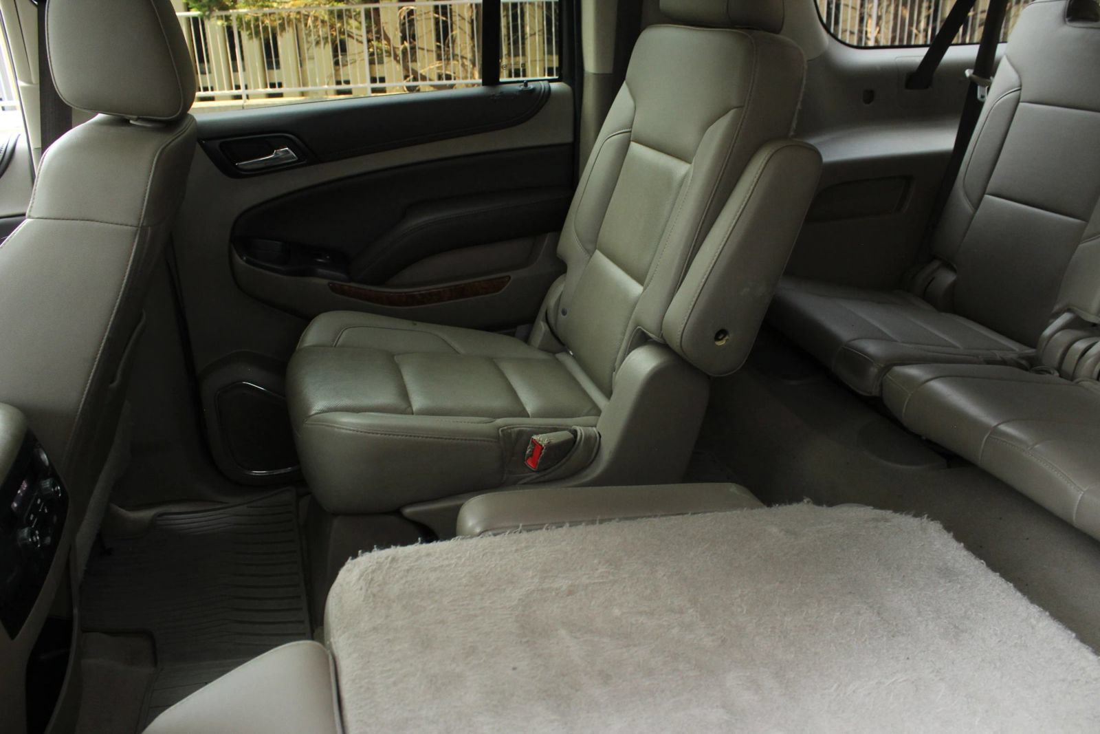 Used 2019 Chevrolet Suburban Premier AWD/4WD image 19