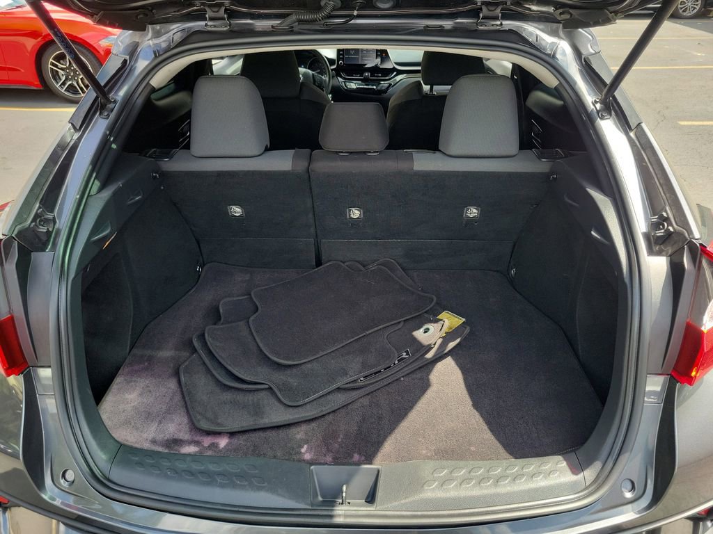 Used 2021 Toyota C-HR LE image 7