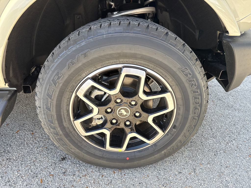 New 2025 Ford Bronco Outer Banks image 11