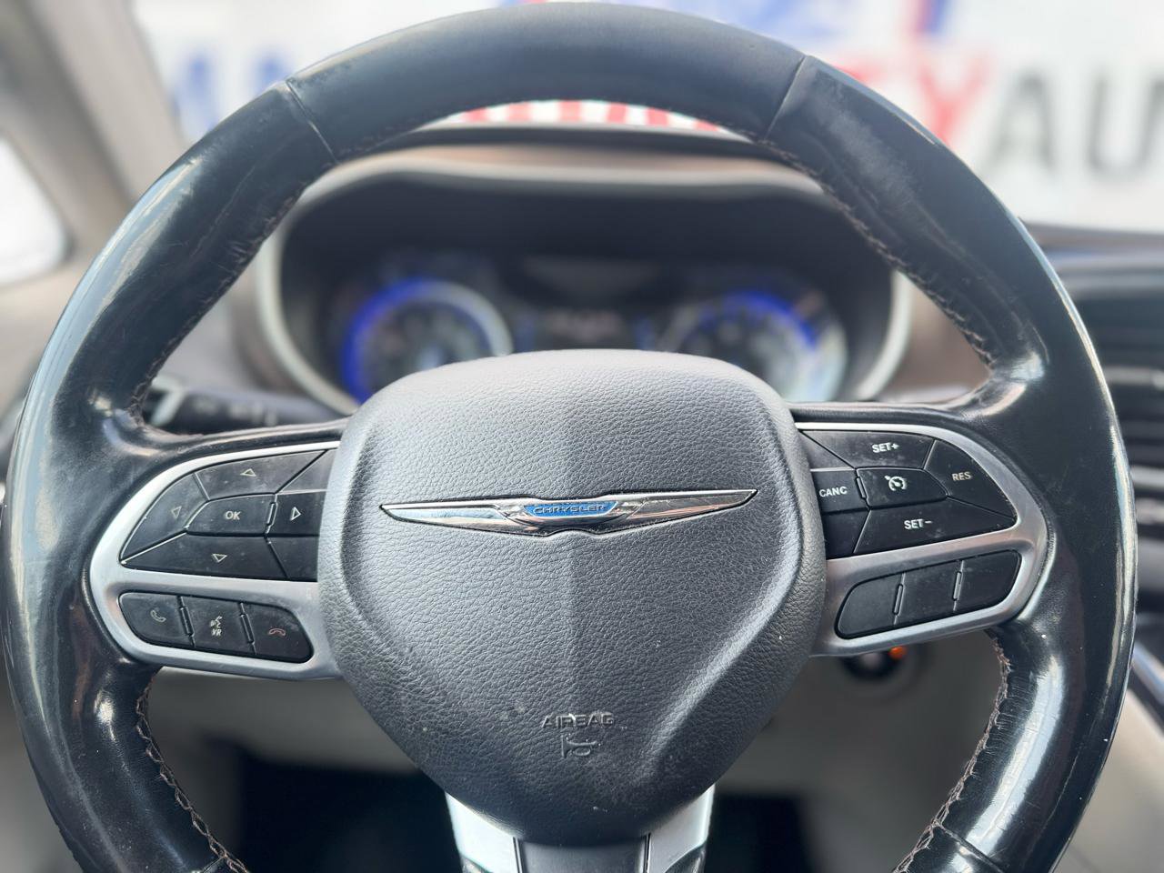 Used 2019 Chrysler Pacifica Touring-L image 39