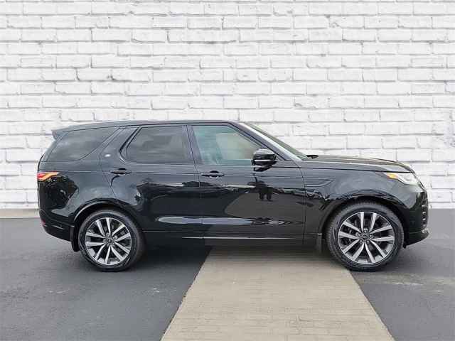 New 2024 Land Rover Discovery Metropolitan Edition image 7