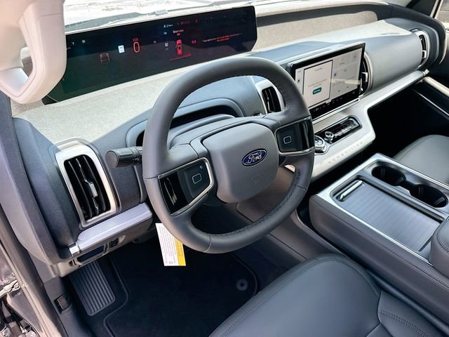 New 2026 Ford Expedition Active RWD image 6
