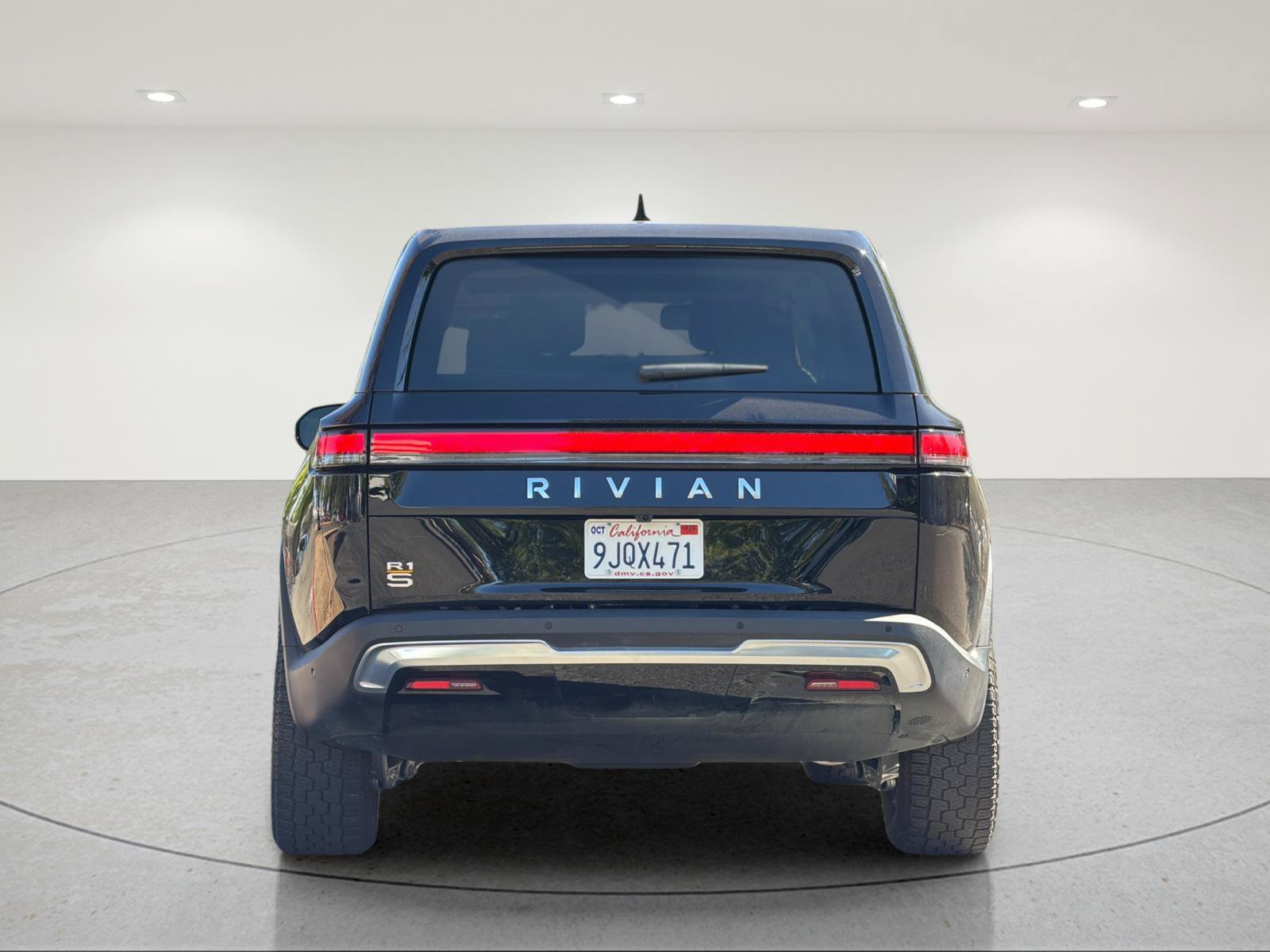 Used 2023 Rivian R1S Adventure Quad AWD/4WD image 4