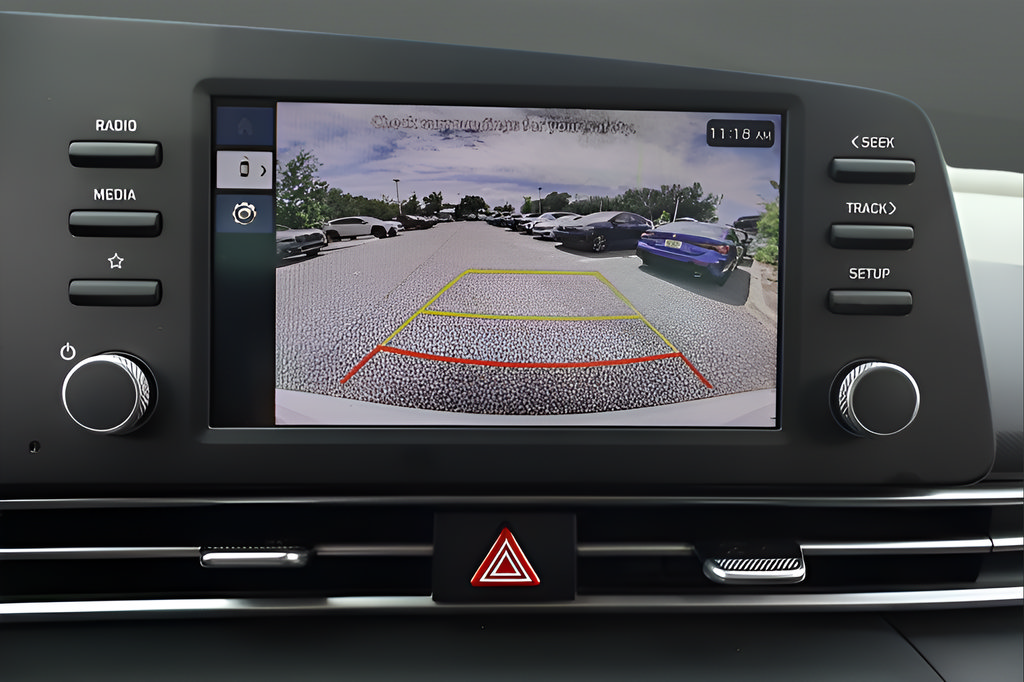 Used 2025 Hyundai Elantra SE FWD image 23