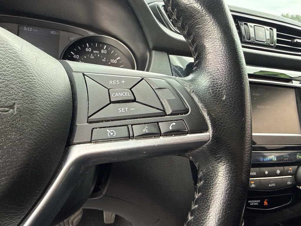 Certified 2022 Nissan Rogue Sport SV image 31