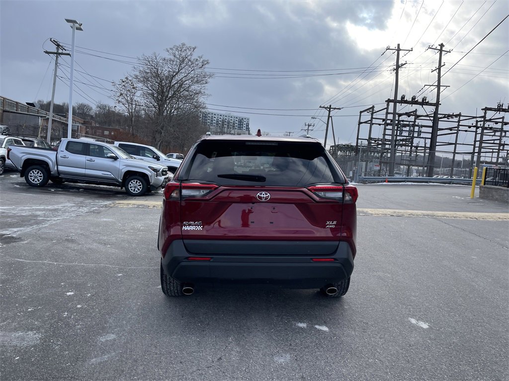 Used 2022 Toyota RAV4 XLE image 4