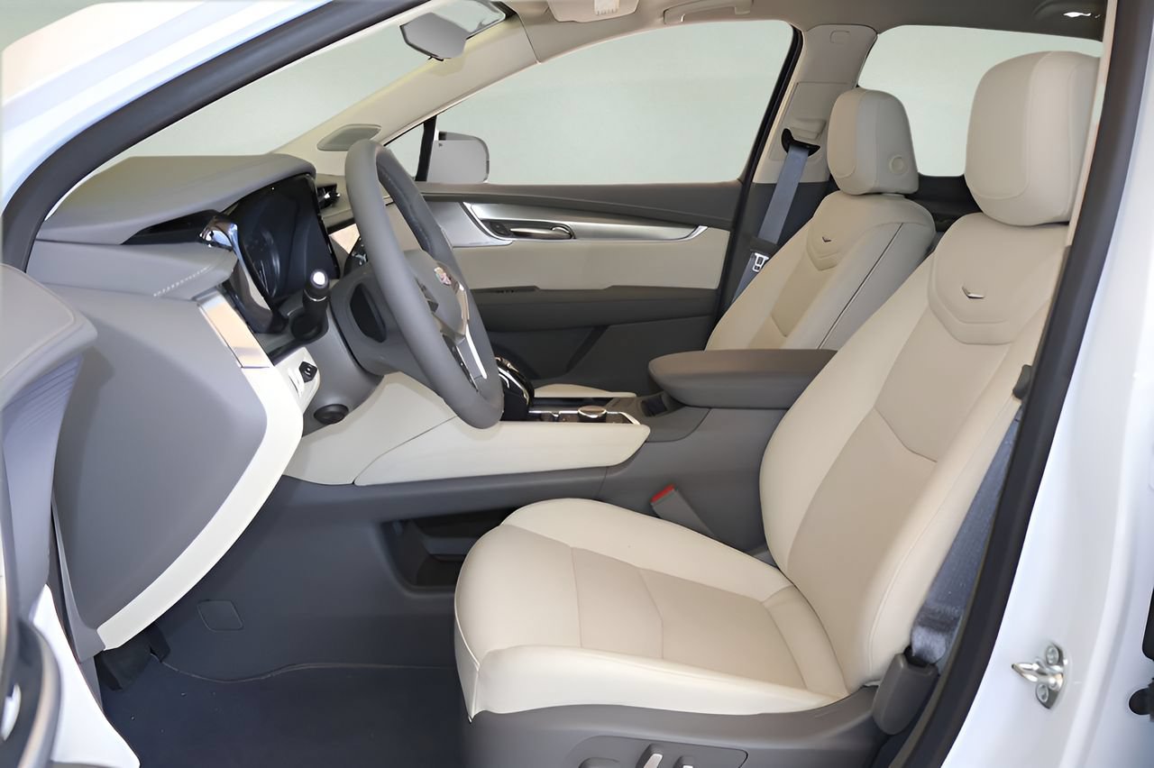 New 2026 Cadillac XT5 Premium Luxury w/ Driver Assist Package AWD/4WD image 11