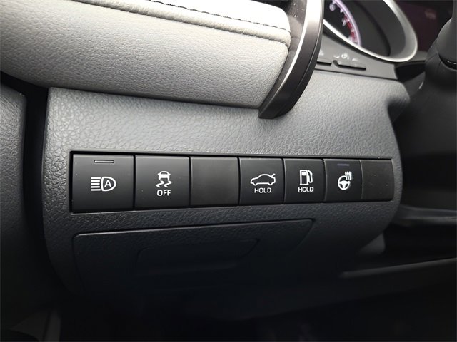 Used 2022 Toyota Camry XLE image 19