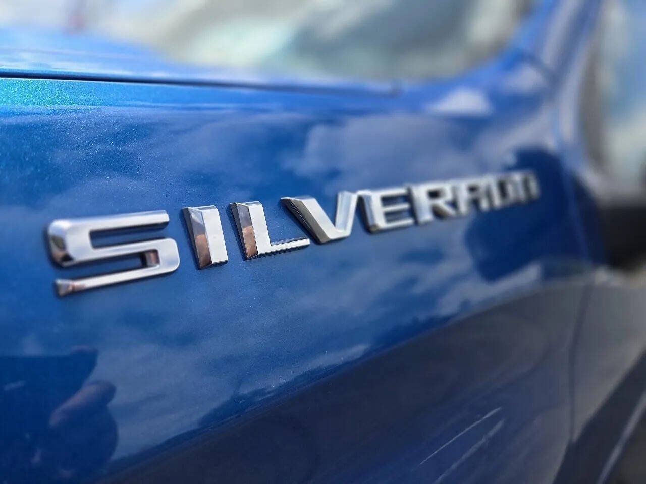 Used 2022 Chevrolet Silverado 1500 LT RWD image 13