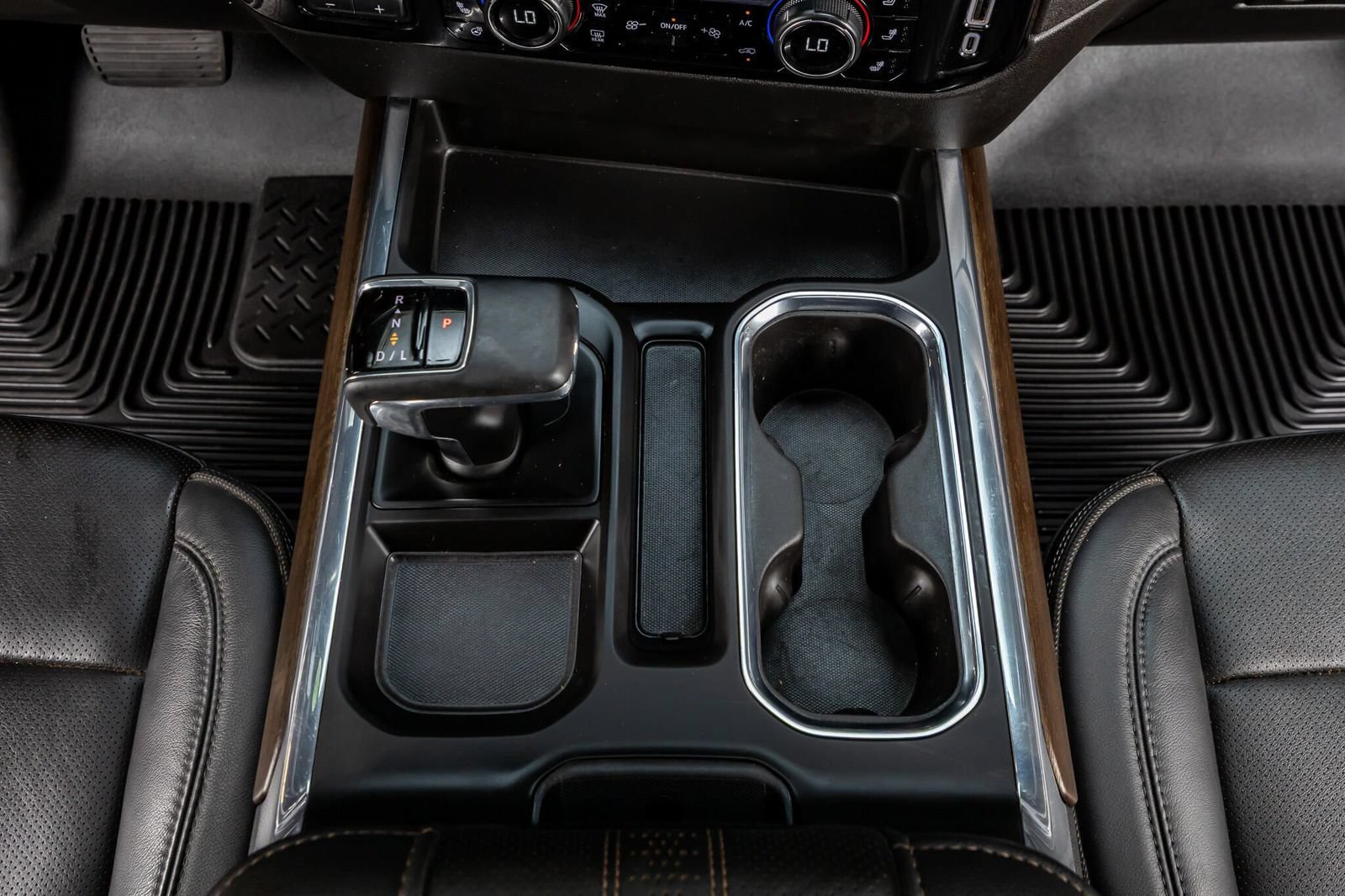 Used 2025 Chevrolet Silverado 1500 High Country AWD/4WD image 26