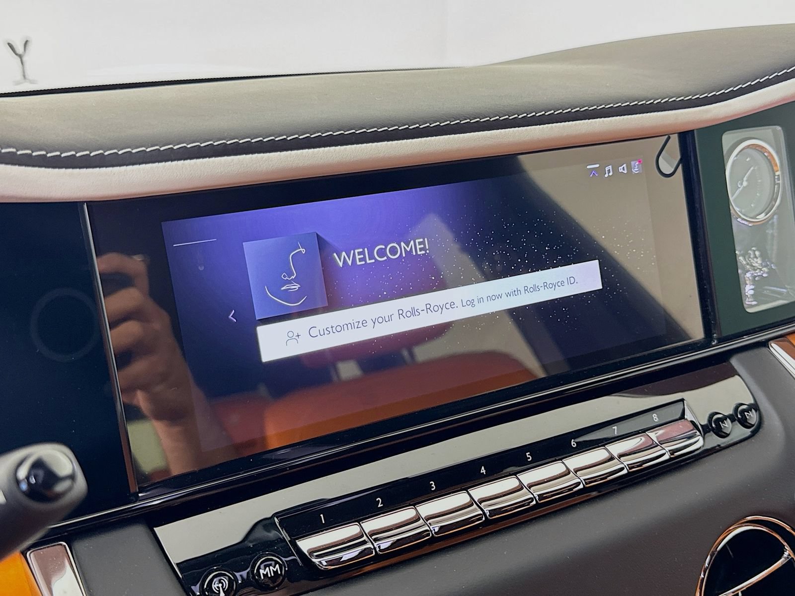 Certified 2025 Rolls-Royce Cullinan AWD/4WD image 14