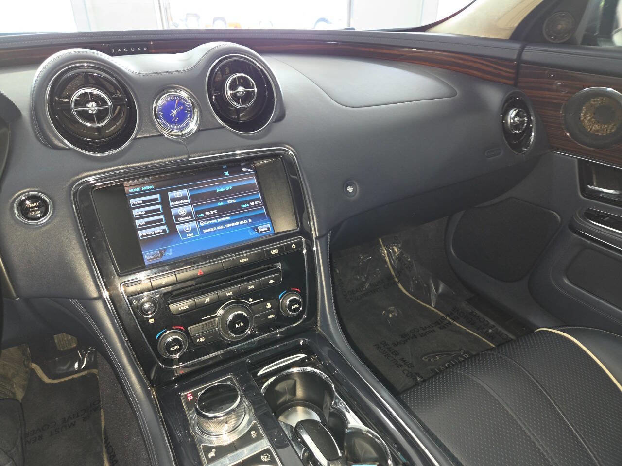 Used 2011 Jaguar XJ L Supercharged RWD image 36