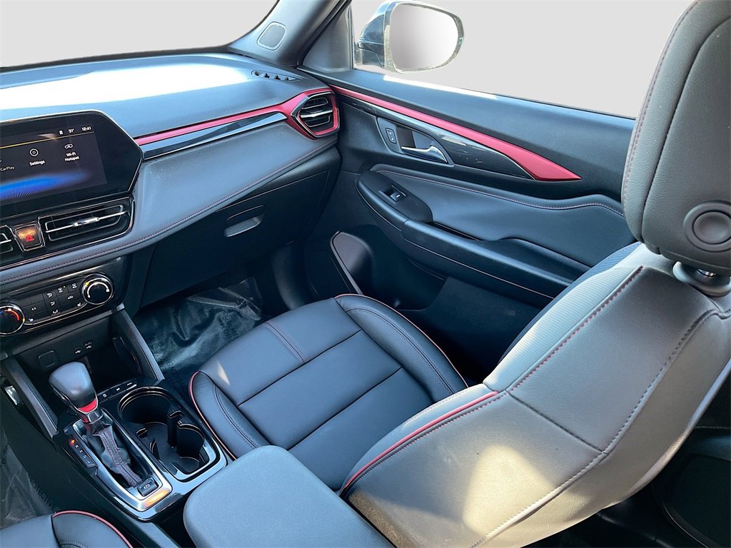 Used 2025 Chevrolet TrailBlazer RS image 21