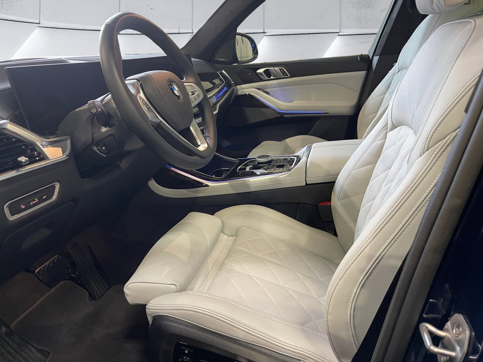 Used 2025 BMW X7 xDrive40i image 10