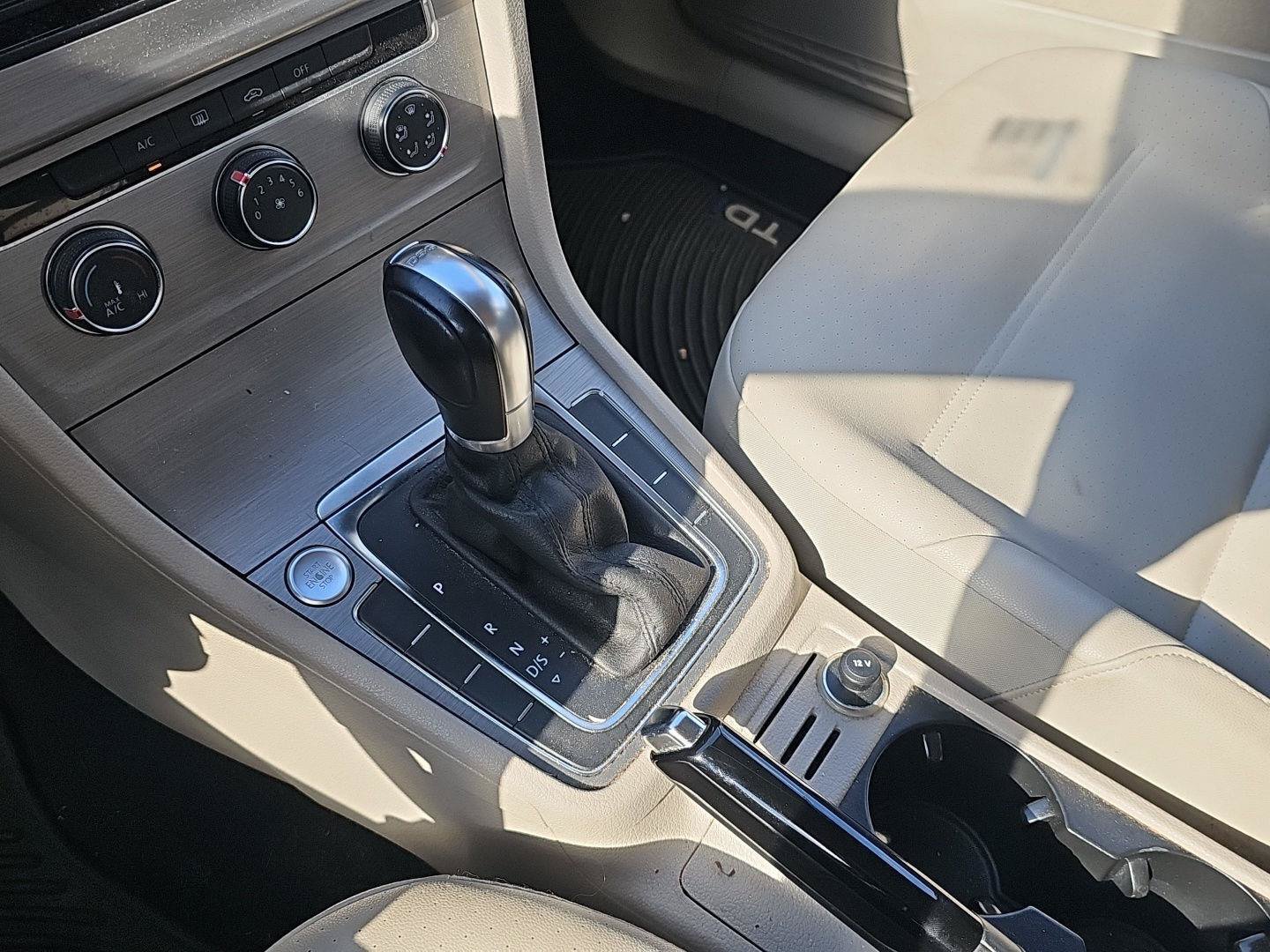 Used 2015 Volkswagen Golf TDI S FWD image 14
