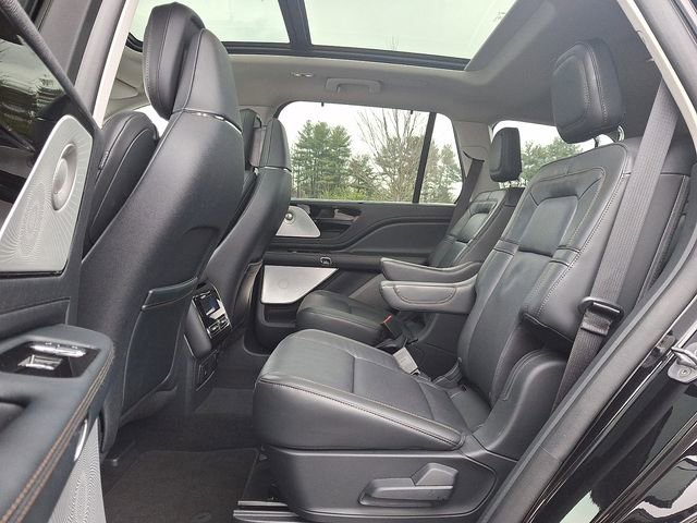 Certified 2025 Lincoln Aviator Reserve w/ Equipment Group 201A image 10