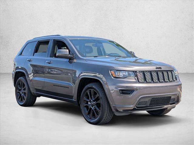 Used 2019 Jeep Grand Cherokee Altitude AWD/4WD image 4
