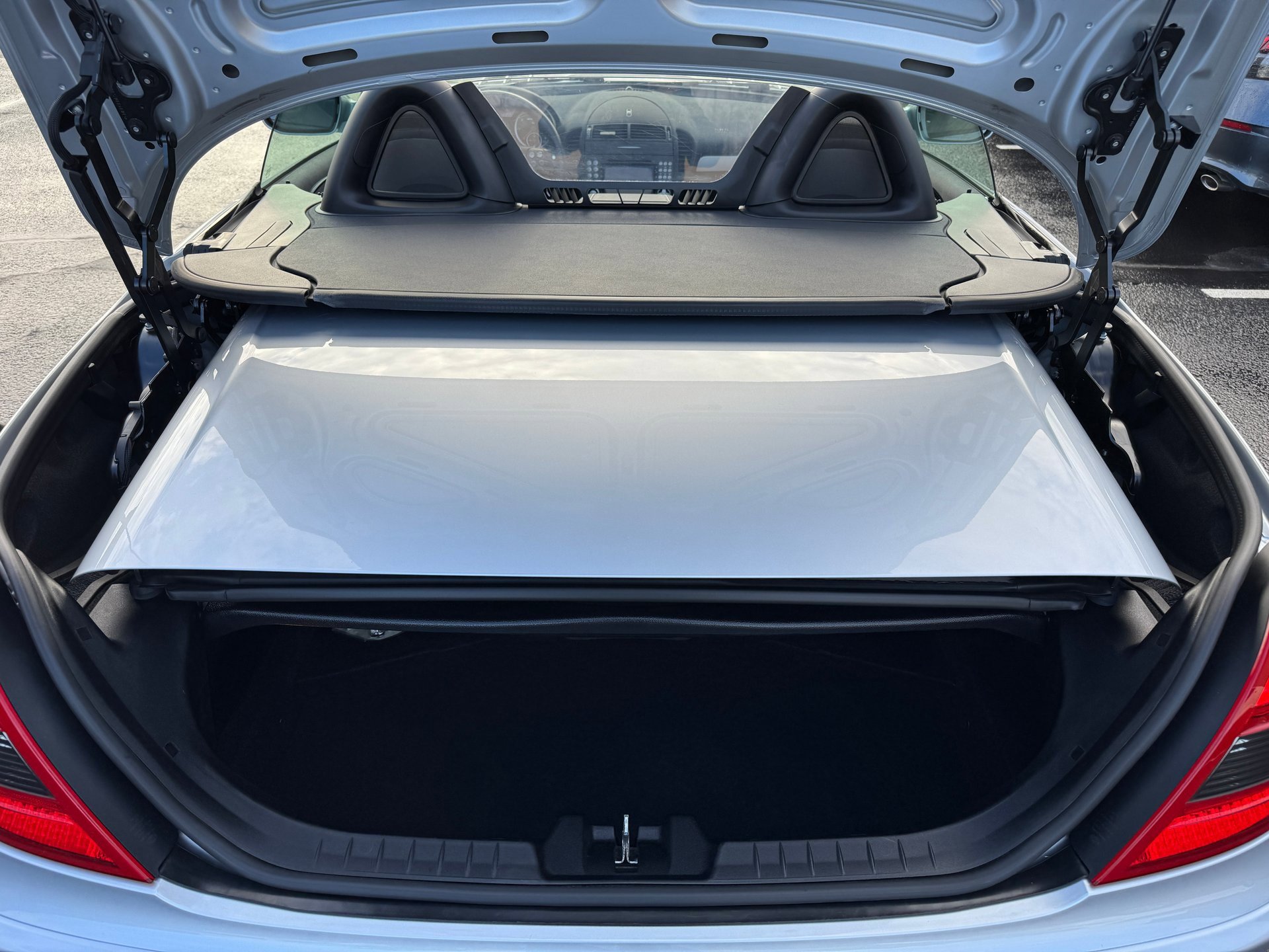 Used 2005 Mercedes-Benz SLK 55 AMG image 33