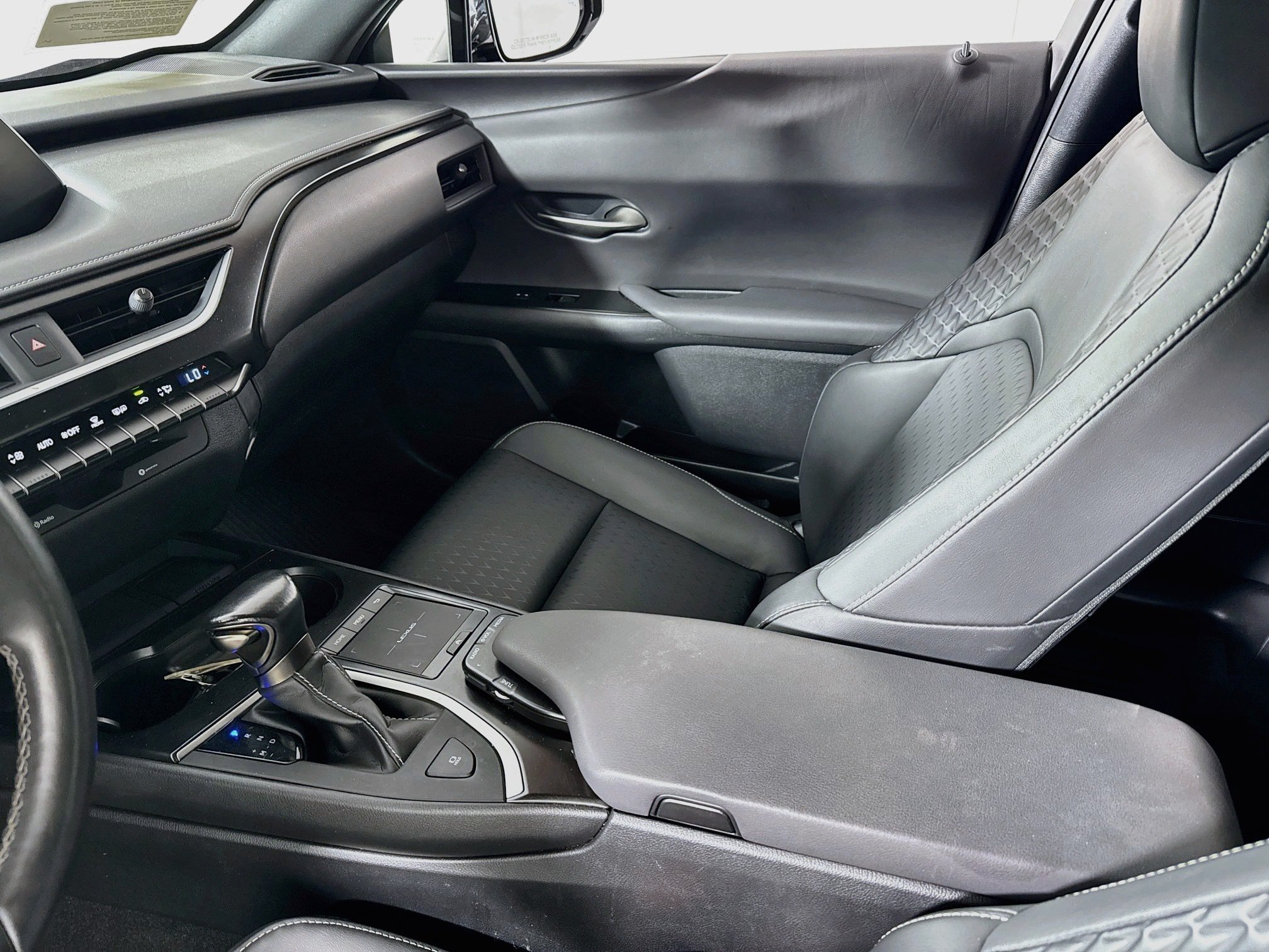Used 2021 Lexus UX 200 w/ Accessory Package (Z2) FWD image 22