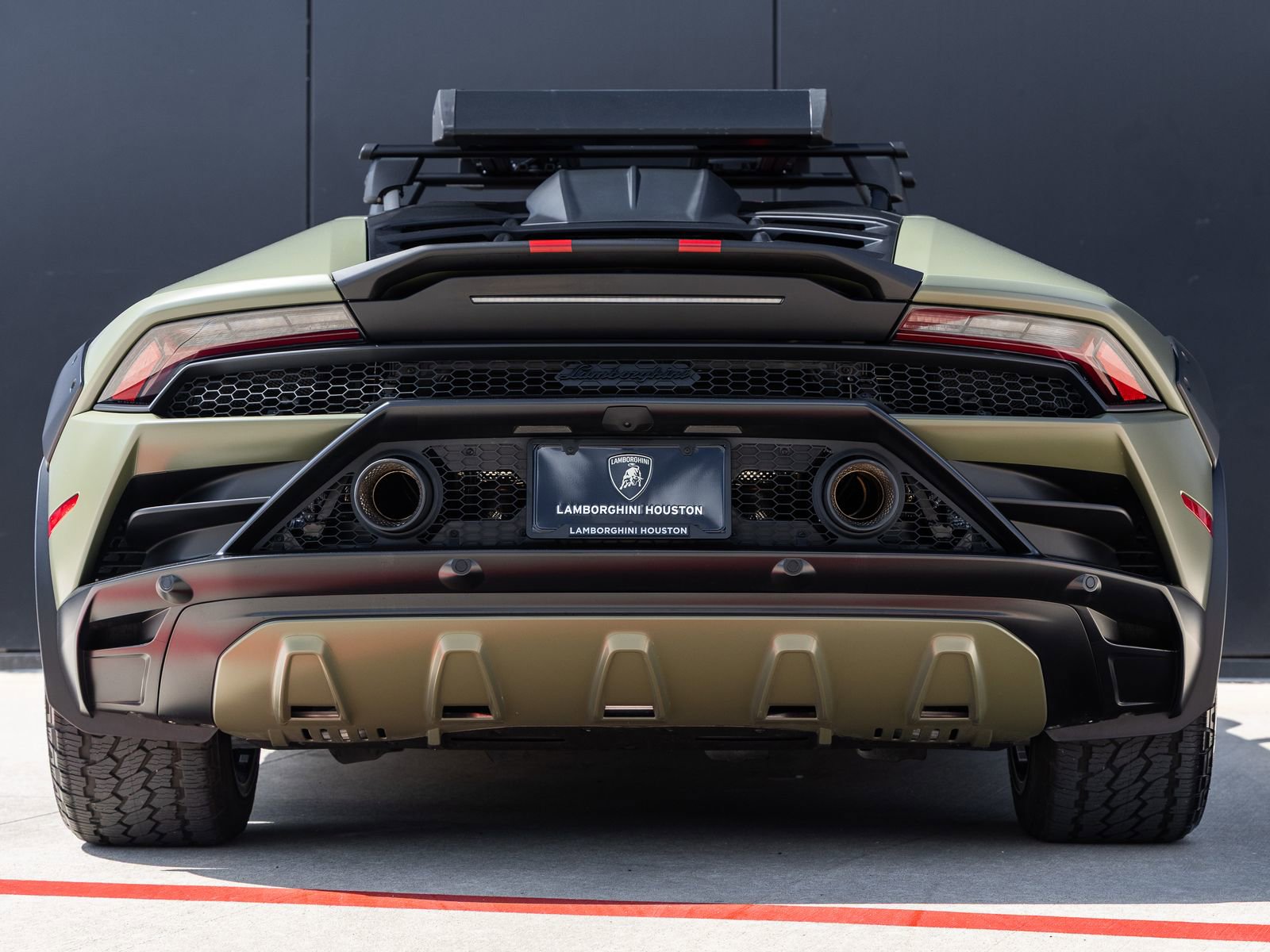 Used 2024 Lamborghini Huracan Sterrato AWD/4WD image 7