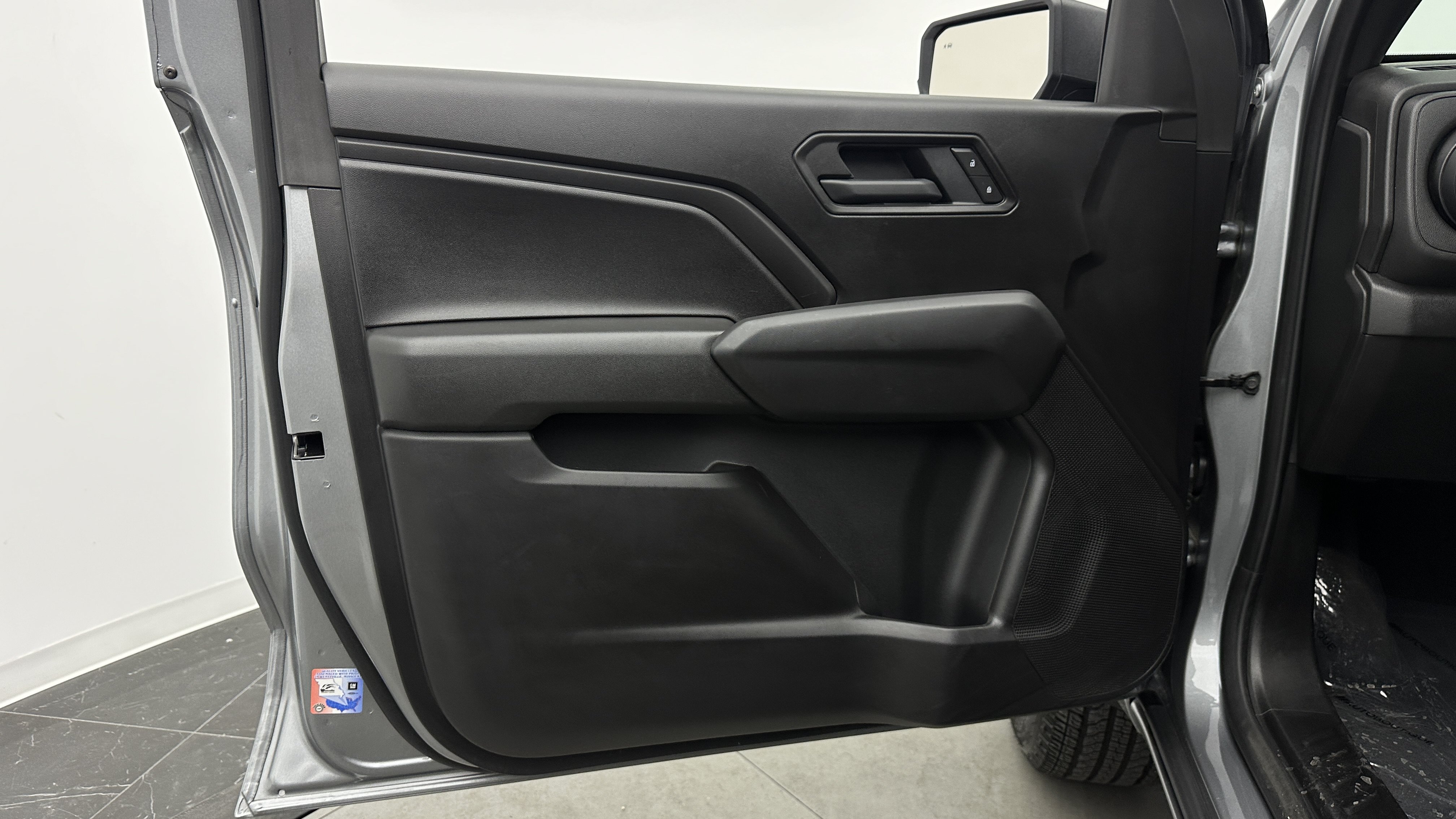 Used 2026 Chevrolet Colorado W/T RWD image 11