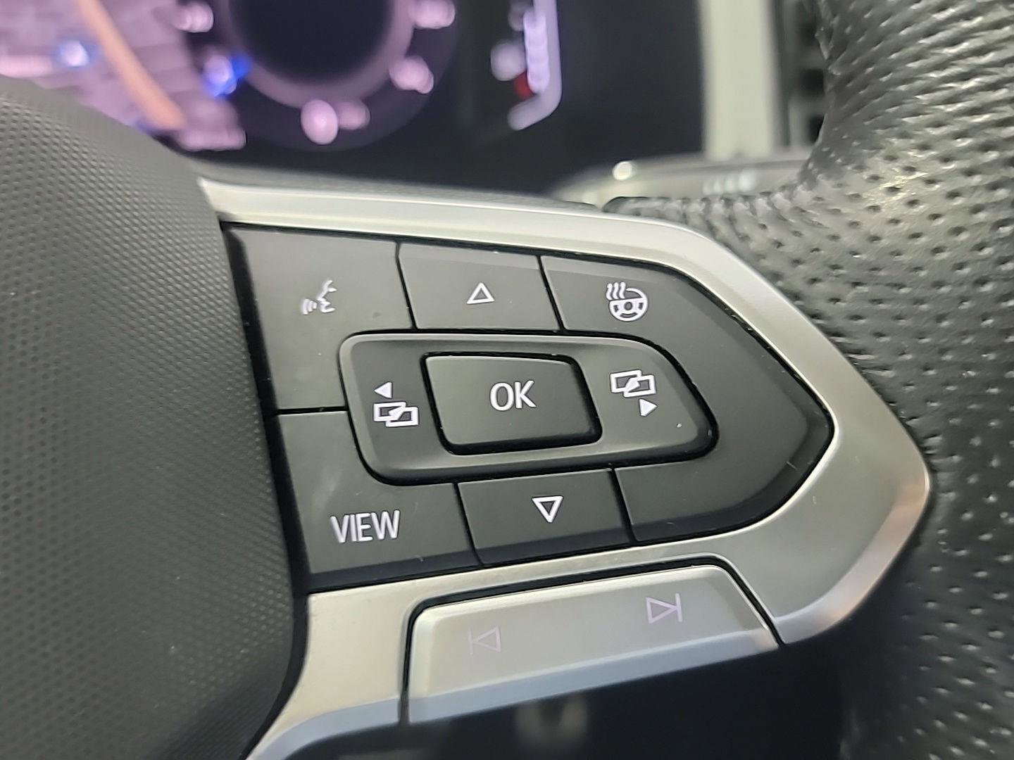 Used 2022 Volkswagen Atlas SEL R-Line image 26