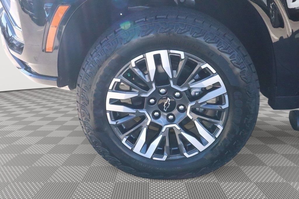 New 2026 Chevrolet Suburban Z71 w/ Comfort Package image 17