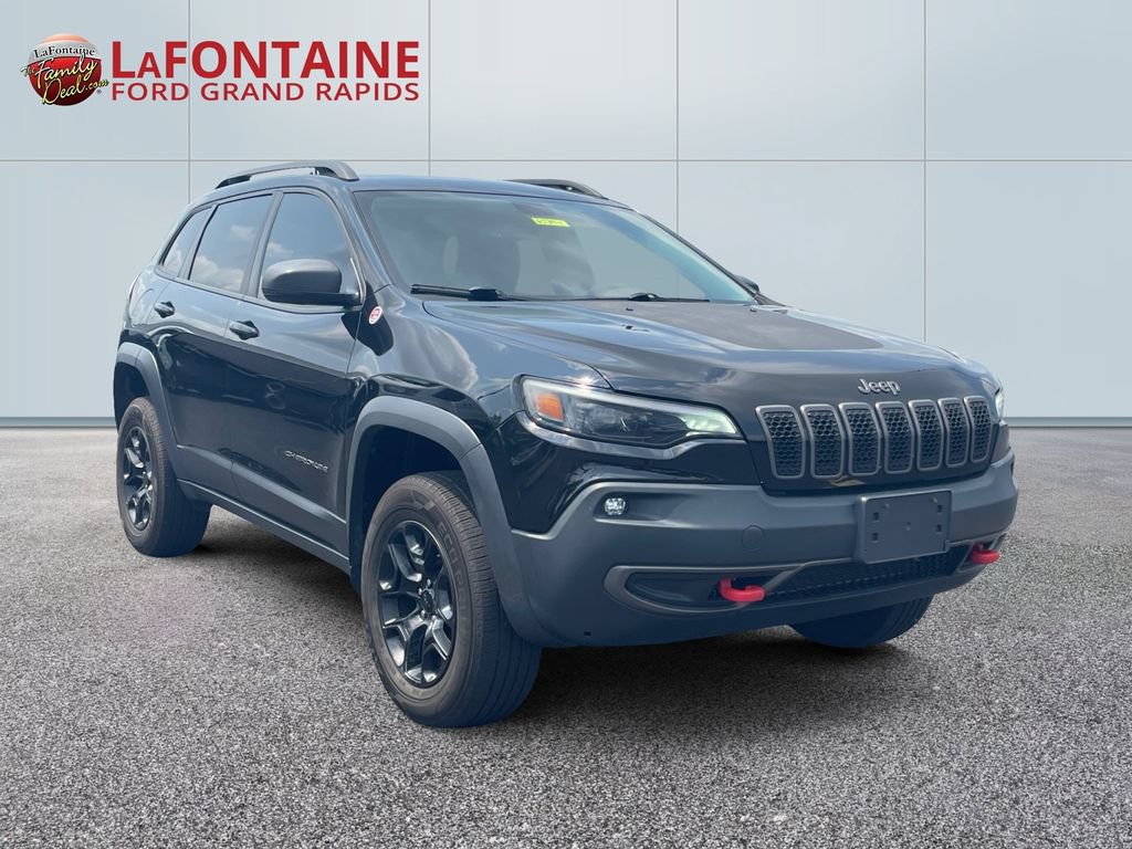 Used 2019 Jeep Cherokee Trailhawk AWD/4WD image 3