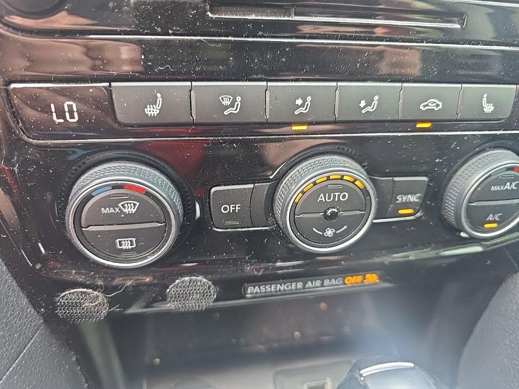 Used 2022 Volkswagen Passat 2.0T SE image 17