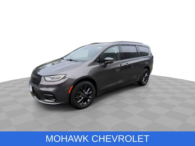 Used 2022 Chrysler Pacifica Touring-L w/ S Appearance Package AWD/4WD image 4