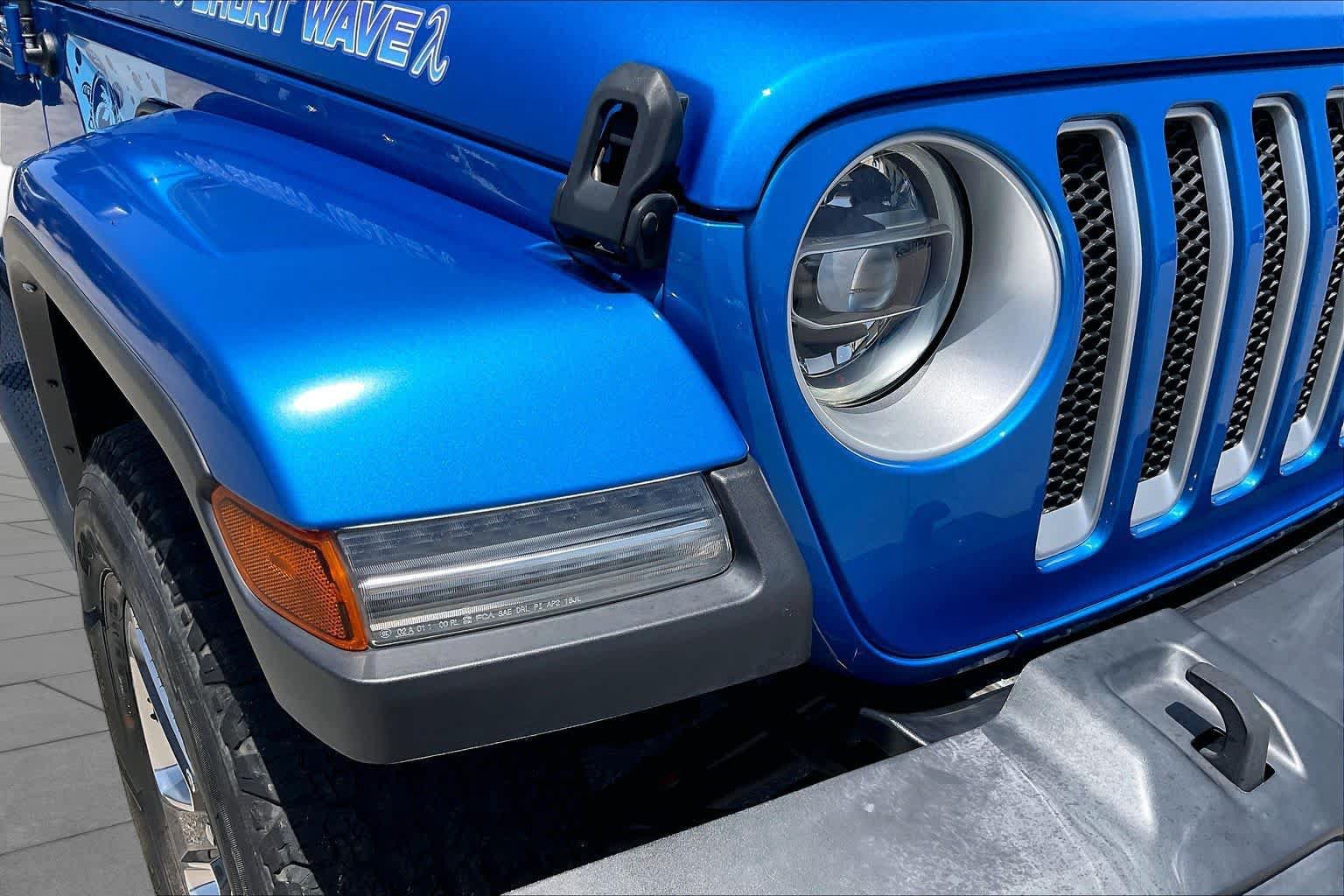 Used 2022 Jeep Wrangler Unlimited Sahara w/ LED Lighting Group AWD/4WD image 26