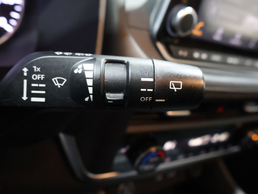 Used 2023 Nissan Rogue SV w/ SV Premium B Package image 38