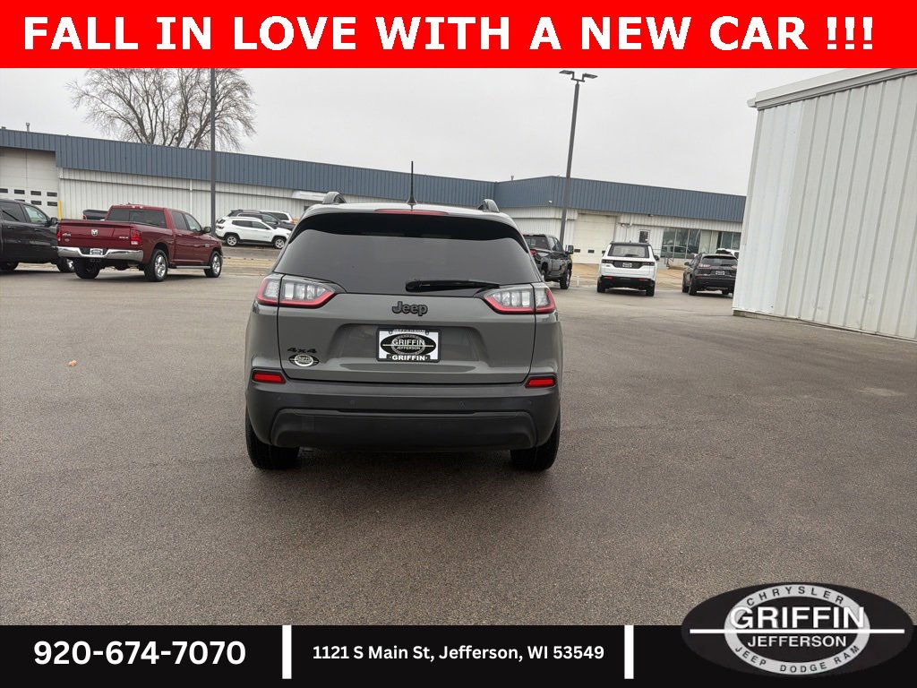 Used 2023 Jeep Cherokee Altitude Lux image 11