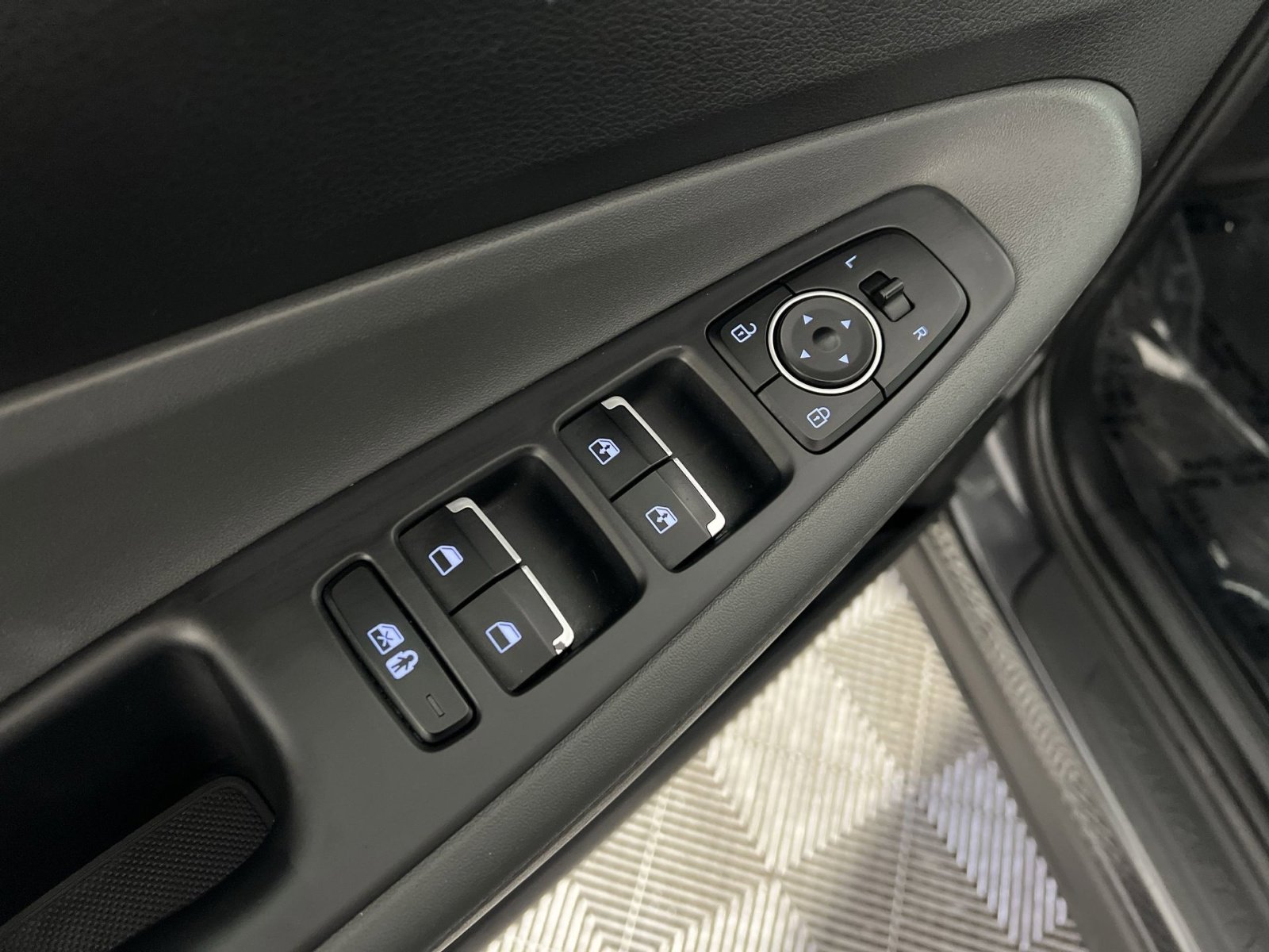 Used 2023 Hyundai Santa Fe SEL image 15