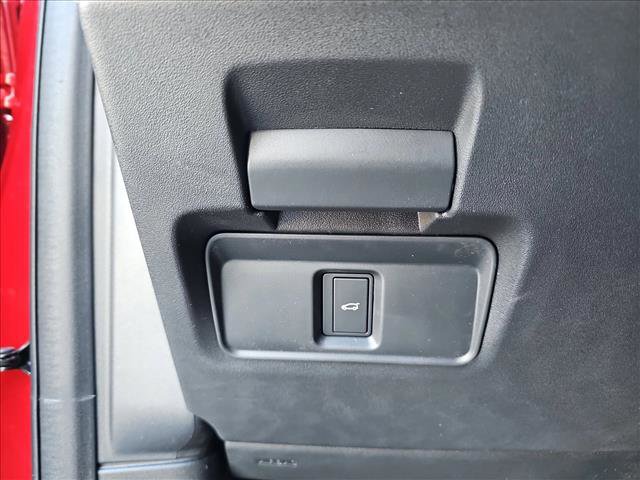 Used 2025 Land Rover Discovery Sport S image 24