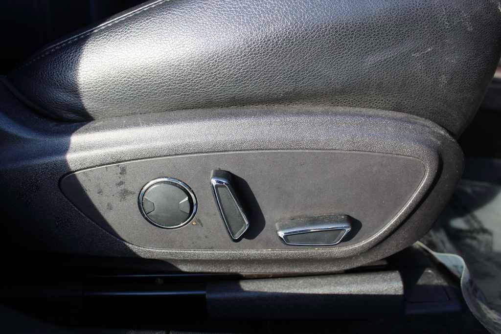 Used 2016 Lincoln MKZ AWD image 29