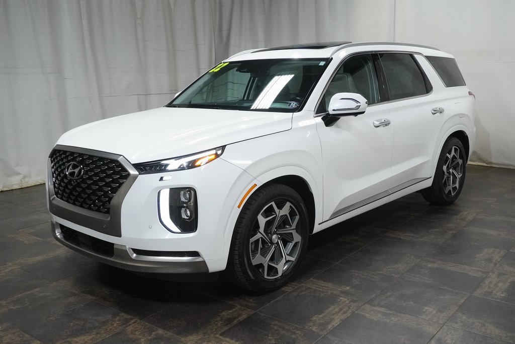 Used 2022 Hyundai Palisade Calligraphy image 2