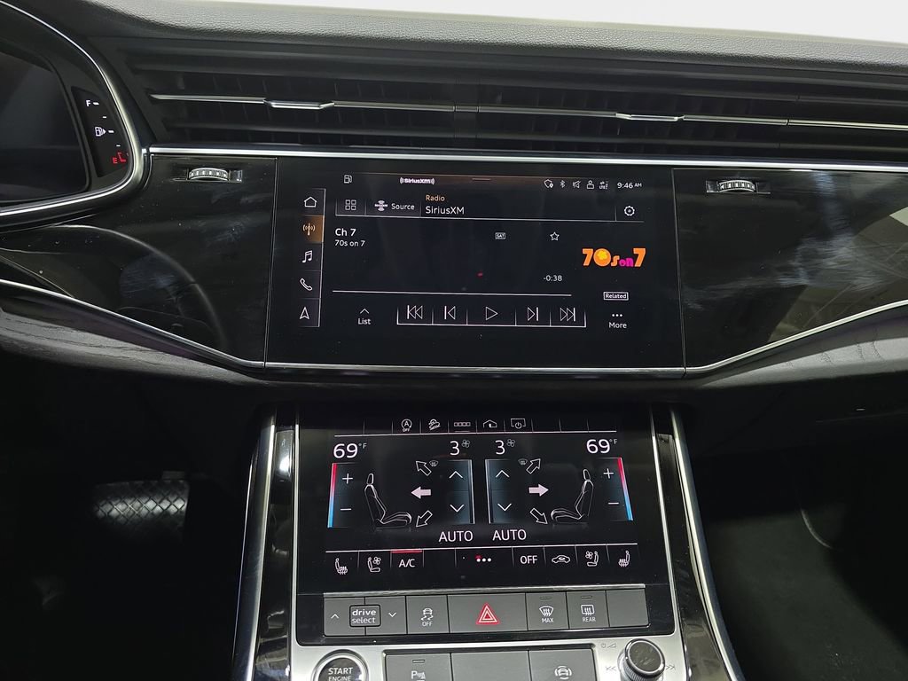 Used 2022 Audi Q8 Premium Plus w/ Premium Plus Package image 22